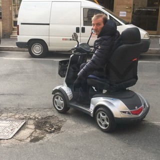 Sanremo: pessime condizioni dell'asfalto di via Martiri e via Palma, Giancarlo chiede interventi al Comune