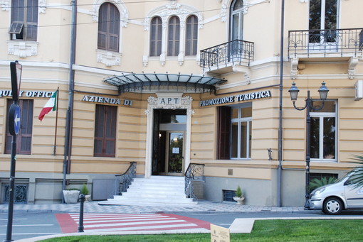 Immobile che ospita lo Iat a Sanremo: la Regione vende o non vende? Insorgono gli albergatori