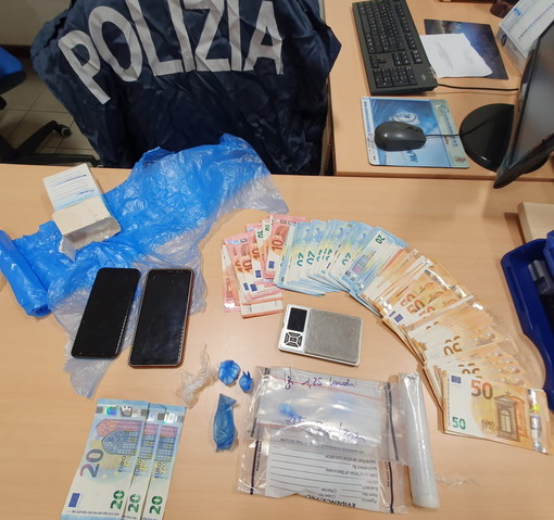 Sanremo: spacciava droga nonostante fosse ai domiciliari, 35enne tunisino arrestato dalla Polizia Sanremo: spacciava droga nonostante fosse ai domiciliari, 35enne tunisino arrestato dalla Polizia