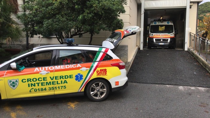 Camporosso: si sente male per una probabile overdose sul greto del Nervia, portato in ospedale Camporosso: si sente male per una probabile overdose sul greto del Nervia, portato in ospedale