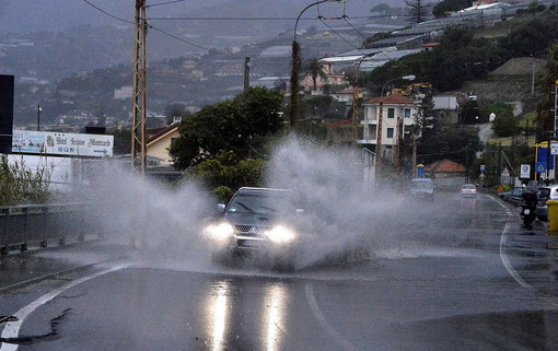 Sanremo: acquazzone di oggi pomeriggio, le foto di Antonino Bonomo nella zona est della città