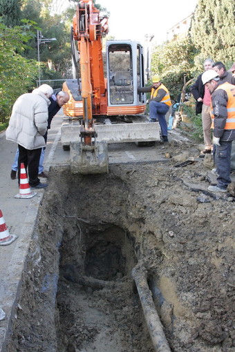 Sanremo: fognatura rotta, pista ciclabile 'ristretta' per circa 20 giorni a San Martino