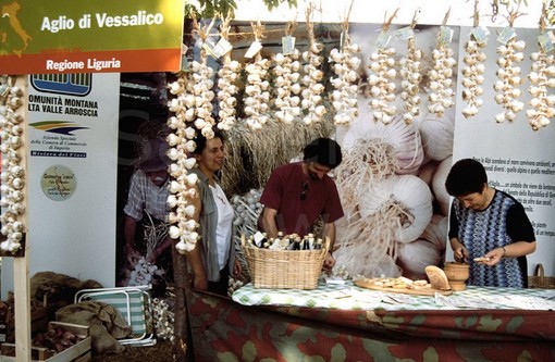 Vessalico: nonostante i problemi legati al Covid-19 il Sindaco conferma per il 2 luglio la 'Fiera dell'aglio' Vessalico: nonostante i problemi legati al Covid-19 il Sindaco conferma per il 2 luglio la 'Fiera dell'aglio'
