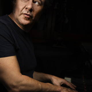 Andrea Giraudo, il cantante piemontese che spopola con il suo "Stare bene" torna nei teatri