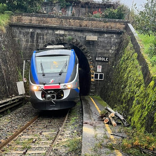 Ferrovia tra Ventimiglia e Cuneo: dopo quelli degli ultimi giorni ecco l'ennesimo stop: circolazione out fino alle 15
