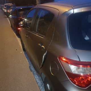 Sanremo: auto urtata da una vettura in transito in via Borea, intervento della Polizia Municipale