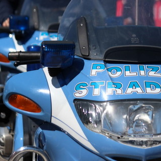 Arma di Taggia: centauro cade in autostrada da solo, distrugge la moto ma ne esce indenne