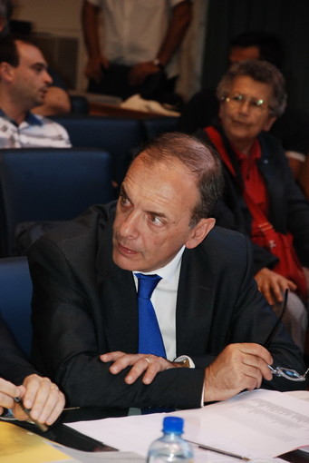 Imperia: stamattina il dirigente Antonio Scarella era regolarmente al lavoro, smentiti i 40 giorni di ferie