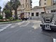 Sanremo: mezzo perde olio al 'Rigolè' e cadono diversi scooter, intervento della Polizia Municipale (Foto)