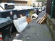 Sanremo, abbandono selvaggio di rifiuti: materassi e legni accanto alle nuove ecoisole nonostante i centri disponibili (Foto)
