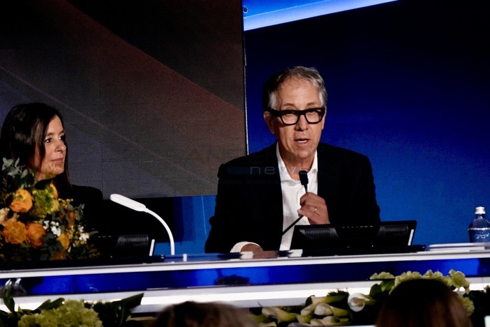 Il sindaco Alberto Biancheri in conferenza stampa al Teatro Ariston (foto Duilio Rizzo)
