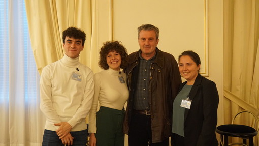 Sanremo: studenti del Cassini alla presentazione del nuovo libro di Manzini, &quot;Autore capace&quot;