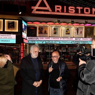Sanremo: da questa sera l'Ariston ha acceso il 70, per l'anniversario del prossimo Festival della Canzone (Foto e Video) Sanremo: da questa sera l'Ariston ha acceso il 70, per l'anniversario del prossimo Festival della Canzone (Foto e Video)