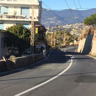 Sanremo: a causa di lavori urgenti di consolidamento, chiuso al traffico un tratto di via Aurelia