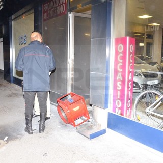 Sanremo: doppio attentato alla concessionaria d'auto, spunta una minaccia ai tempi in cui Maurizio Zoccarato era Sindaco Sanremo: doppio attentato alla concessionaria d'auto, spunta una minaccia ai tempi in cui Maurizio Zoccarato era Sindaco