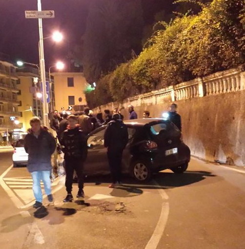 Sanremo: lascia l'auto della 'ex' in mezzo all'incrocio per bloccare la strada e per 'vendetta'