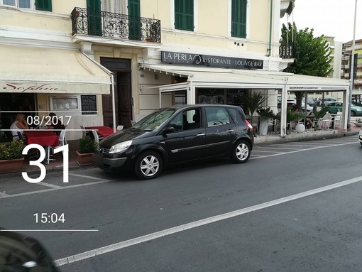 Ventimiglia: minacciato per aver fotografato l'auto parcheggiata con un pass per disabili scaduto