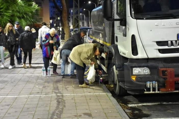Sanremo, "a Poggio l'autobotte di acqua potabile era vuota": la segnalazione Sanremo, "a Poggio l'autobotte di acqua potabile era vuota": la segnalazione