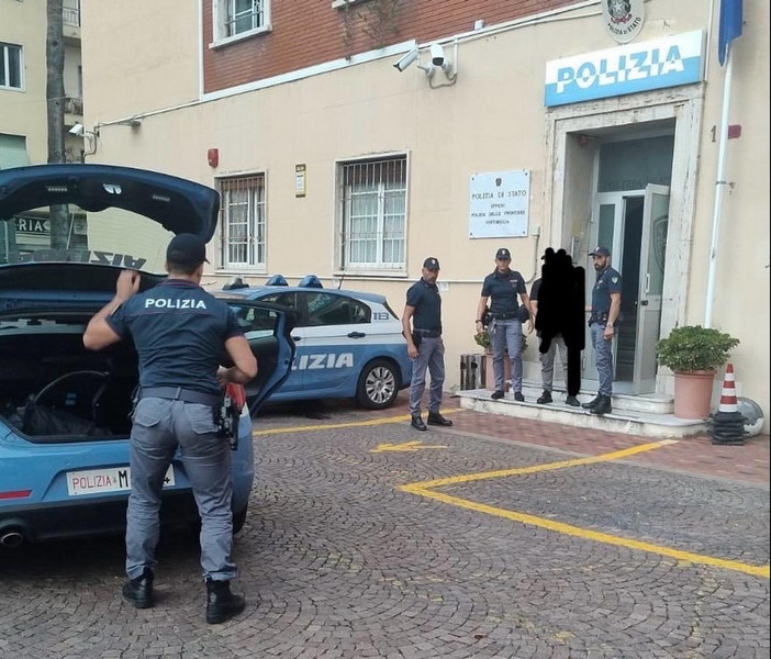 Ventimiglia, operazione italo-francese contro i trafficanti di migranti: arrestati 15 membri di una rete criminale Ventimiglia, operazione italo-francese contro i trafficanti di migranti: arrestati 15 membri di una rete criminale