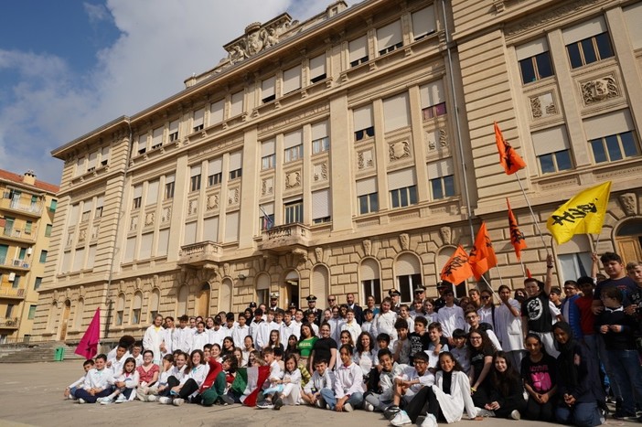 L’albero di Falcone nel cortile dell'Istituto Comprensivo 'Sanremo Centro Levante'