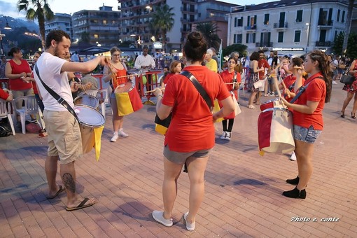 Ventimiglia: polemica per i 'giochi' dell'Agosto Medievale di ieri, senza luce e senza posti a sedere (Foto) Ventimiglia: polemica per i 'giochi' dell'Agosto Medievale di ieri, senza luce e senza posti a sedere (Foto)
