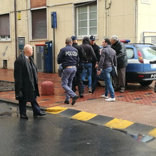 Ventimiglia: per fortuna nessuna bomba alle Poste ed alla Carige, allarme rientrato (Foto e Video)