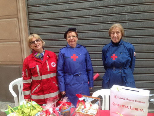 Imperia: domani mattina torna il banchetto della Croce Rossa in piazza San Giovanni (Foto)