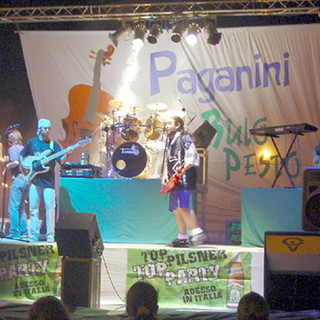 Ventimiglia: due concerti dei 'Buio Pesto' per regalare una nuova automedica alla Croce Verde Intemelia Ventimiglia: due concerti dei 'Buio Pesto' per regalare una nuova automedica alla Croce Verde Intemelia