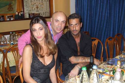 Festival: le foto di Belen e Corona al ristorante �Da Nic�