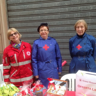 Imperia: domani mattina torna il banchetto della Croce Rossa in piazza San Giovanni (Foto) Imperia: domani mattina torna il banchetto della Croce Rossa in piazza San Giovanni (Foto)