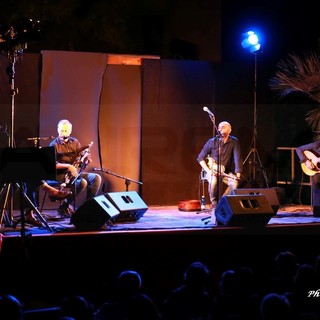 Bordighera: ieri sera all'ex Chiesa Anglicana il concerto dei Birkin Tree, le foto di Eugenio Conte