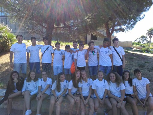 Nella foto i ragazzi e le ragazze del Bordivolley impegnate nel Camp di Sestola, accompagnati da coach Max Martello