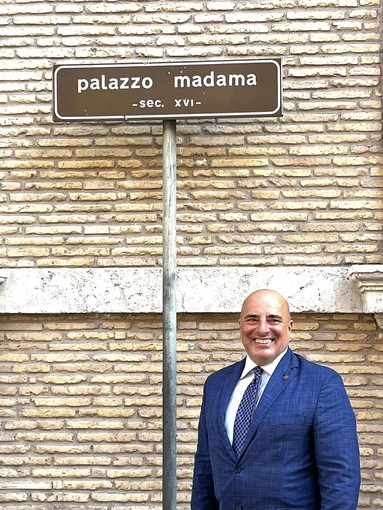 Da oggi Gianni Berrino al lavoro a Palazzo Madama: il Senatore della nostra provincia entra in Parlamento (Foto) Da oggi Gianni Berrino al lavoro a Palazzo Madama: il Senatore della nostra provincia entra in Parlamento (Foto)
