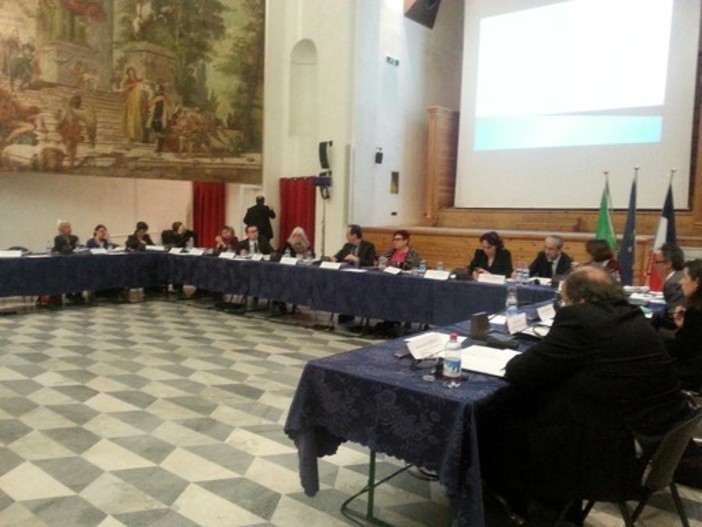 Programma Alcotra: 200 milioni di euro in arrivo per il distretto Alpi-Costa Azzurra Programma Alcotra: 200 milioni di euro in arrivo per il distretto Alpi-Costa Azzurra