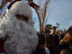 Sanremo: grande successo per il Babbo Natale arrivato dal mare, questa mattina in piazzale Vesco (Foto e Video)