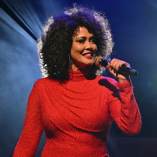 Belinda Davids e l'Orchestra Sinfonica di Sanremo rendono omaggio a Whitney Houston nel concerto del 10 agosto all'Alfano