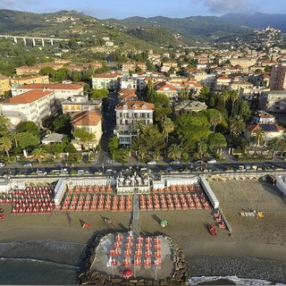 Diano Marina: ai Bagni ‘B.B. Sport’, il giovedì e la domenica sera apericena e musica live