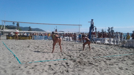 Santo Stefano al Mare, domenica torna l’appuntamento con il torneo di beach volley