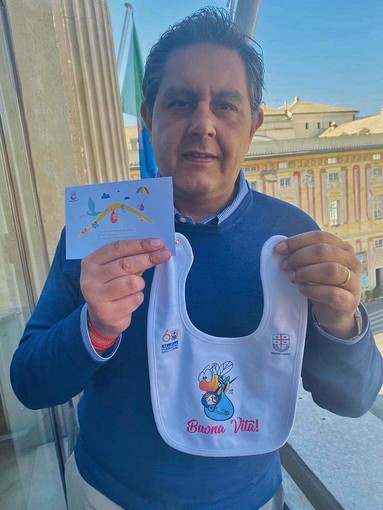Regione Liguria dona bavaglini di benvenuto a chi nascerà in Liguria nel giorno di Pasqua. Presidente Toti: "Siete la nostra speranza"