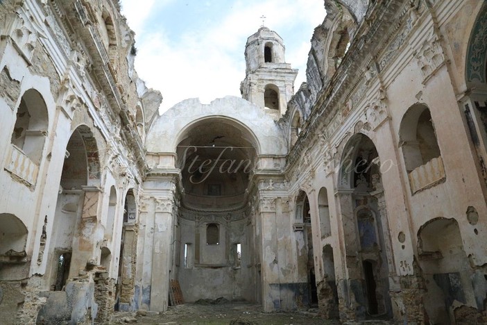 Sanremo: evento organizzato all'interno della chiesa di Bussana che è inagibile, stop della Polizia Municipale Sanremo: evento organizzato all'interno della chiesa di Bussana che è inagibile, stop della Polizia Municipale
