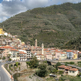 Badalucco, incidente durante i lavori in via Bianchi: interrotta erogazione del gas, intervento in corso per ripristinare il servizio Badalucco, incidente durante i lavori in via Bianchi: interrotta erogazione del gas, intervento in corso per ripristinare il servizio