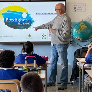 Bordighera Blu Park tra i banchi: via alle attività nelle scuole con circa 500 ragazzi Bordighera Blu Park tra i banchi: via alle attività nelle scuole con circa 500 ragazzi