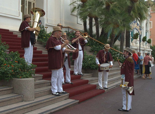 Domani Freddy Colt e la sua band alla "Belle Epoque Street Parade" di Magenta Domani Freddy Colt e la sua band alla "Belle Epoque Street Parade" di Magenta