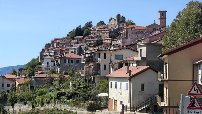 Bajardo accoglie l’inverno con “Le Stelle di Natale”: osservazioni astronomiche al tramonto