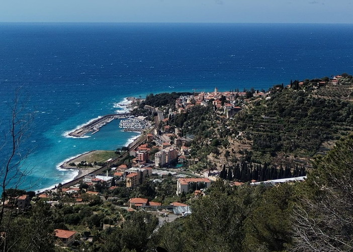 Turismo a Bordighera: il 2024 chiuso con numeri in crescita, +6,58% di arrivi e +3,82% di presenze Turismo a Bordighera: il 2024 chiuso con numeri in crescita, +6,58% di arrivi e +3,82% di presenze