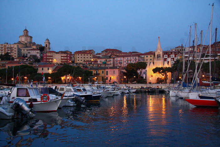 Imperia: domani sera si terrà la terza "Cena in Borgo". Ecco le info su viabilità e locali aderenti all'iniziativa