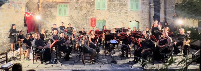 "Banda effetto radio", concerto della Banda Musicale Città di Ventimiglia a Camporosso Mare (Foto) "Banda effetto radio", concerto della Banda Musicale Città di Ventimiglia a Camporosso Mare (Foto)