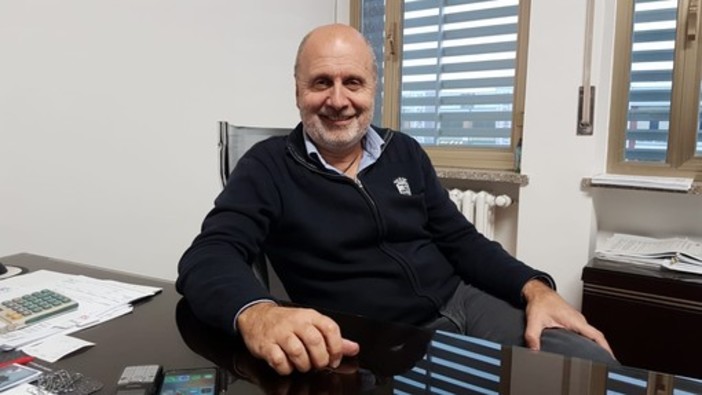 Candela Gomme rileva i negozi Vegom: “L'attività continua e sarà riportata ai massimi livelli. Abbiamo anche salvato 30 posti di lavoro” Candela Gomme rileva i negozi Vegom: “L'attività continua e sarà riportata ai massimi livelli. Abbiamo anche salvato 30 posti di lavoro”