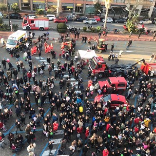 Le immagini della festa nella piazza del Comune