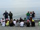 Vallecrosia, lezione all'aria aperta: i bimbi dell'Andrea Doria visitano l'associazione Marinai (Foto e video)